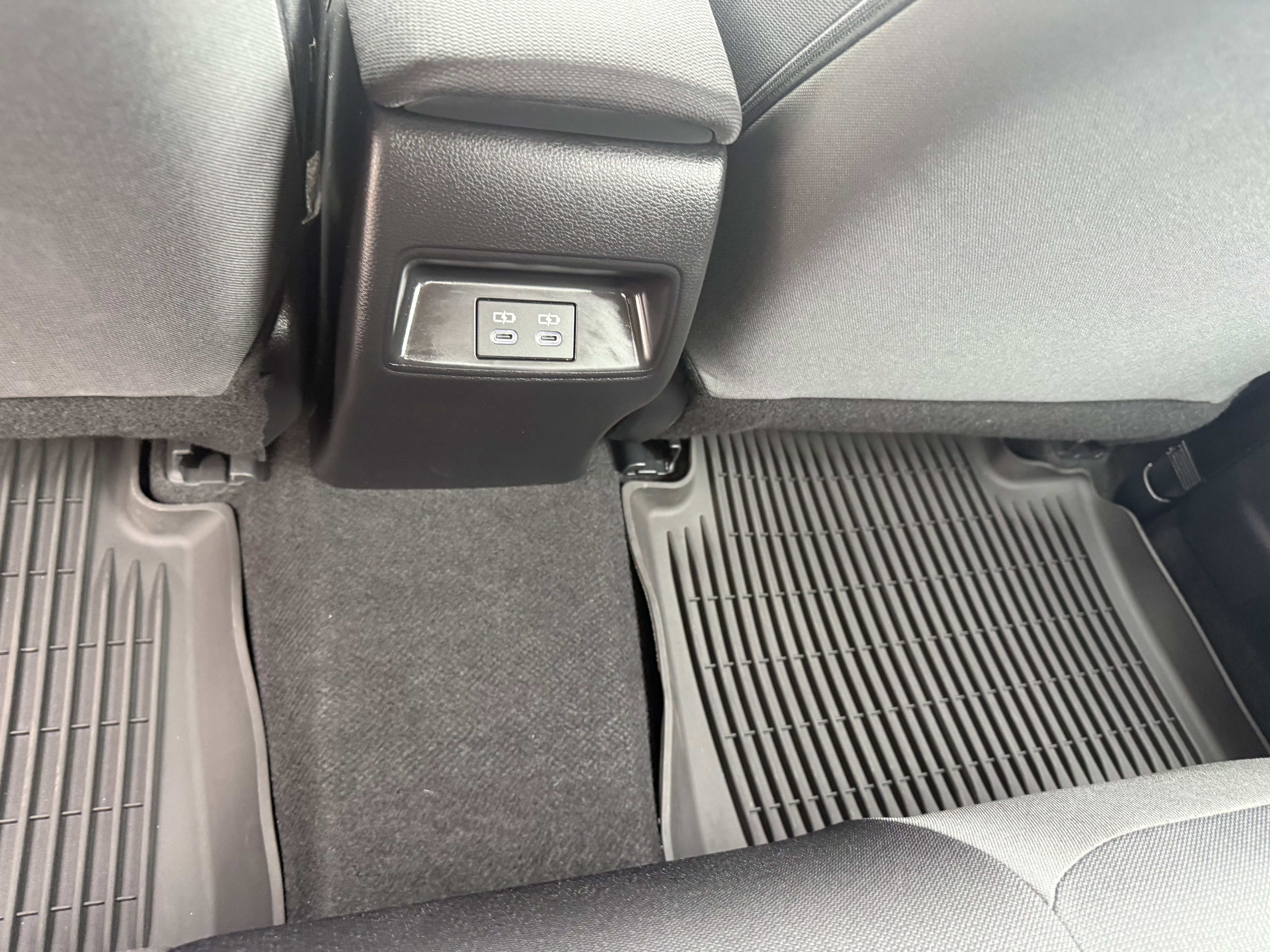 Certified 2025 Toyota Corolla LE w/ Convenience Package image 18