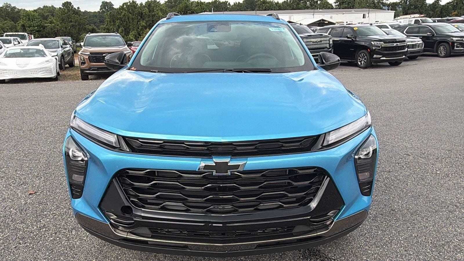 New 2026 Chevrolet Trax ACTIV w/ Sunroof Package FWD image 2