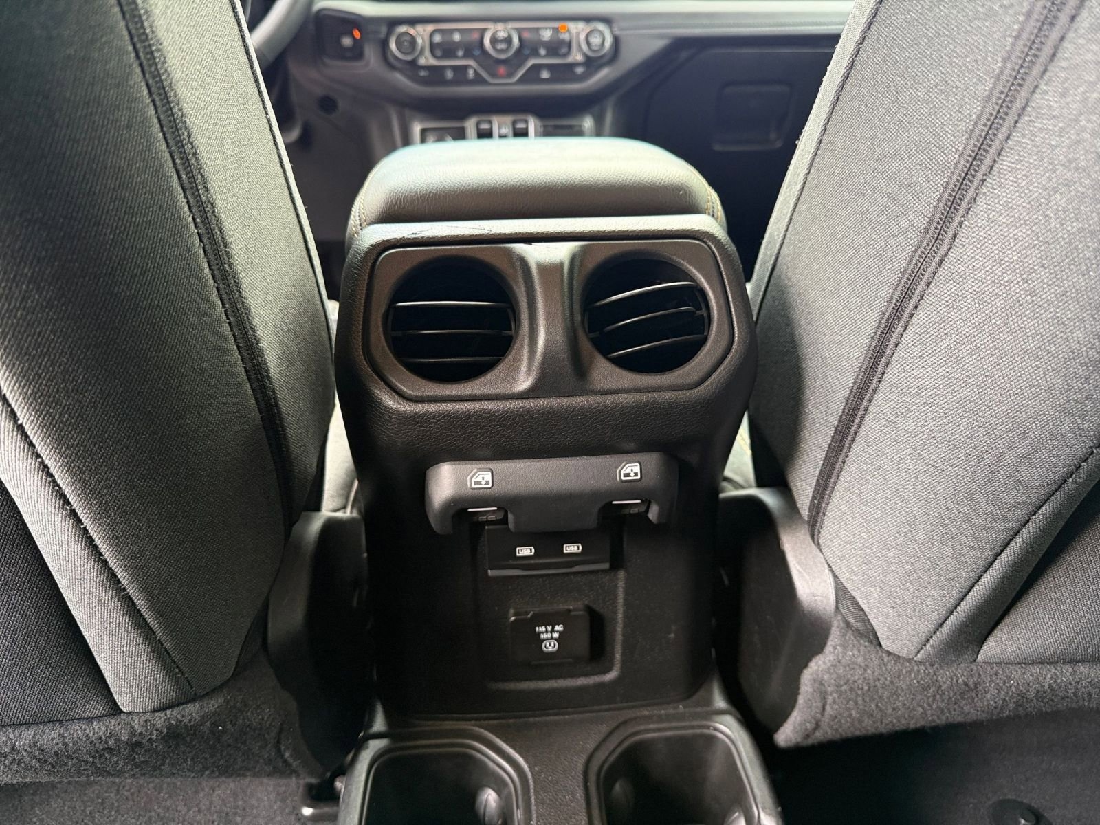 Used 2025 Jeep Wrangler Unlimited Sahara AWD/4WD image 21