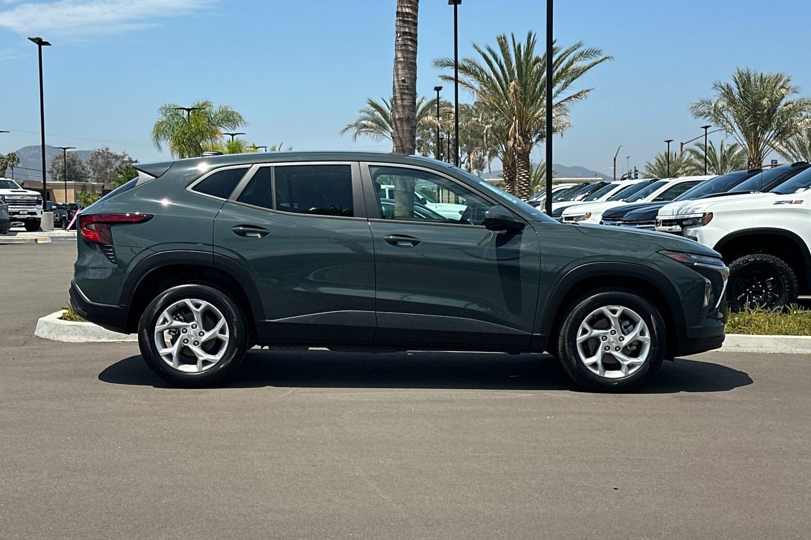New 2026 Chevrolet Trax LS w/ LS Convenience Package FWD image 3