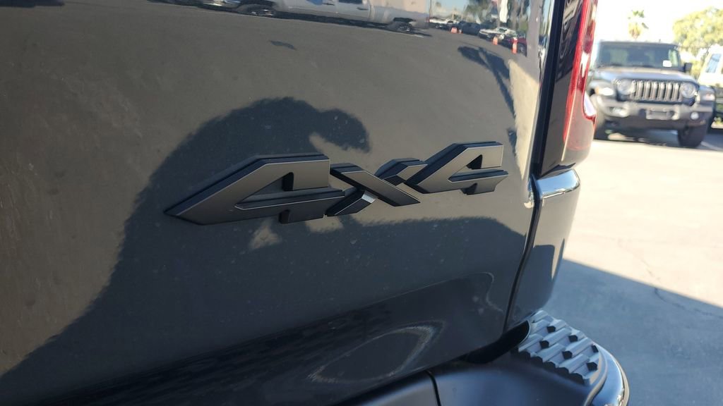 New 2026 RAM 1500 4x4 Crew Cab image 9