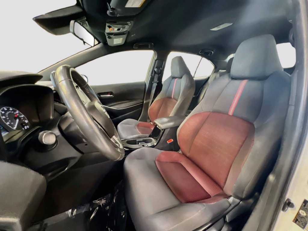 Used 2024 Toyota Corolla SE w/ SE Convenience Package FWD image 19