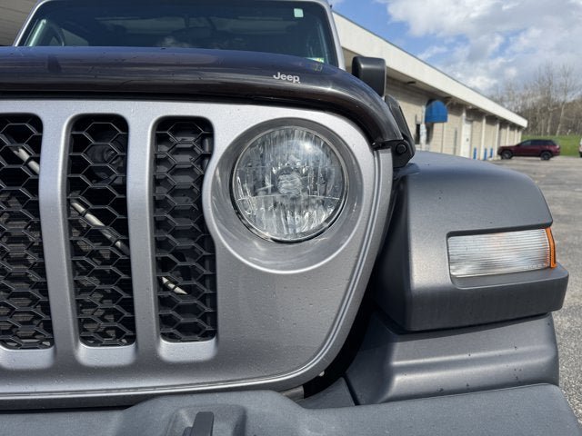 Used 2020 Jeep Gladiator Sport AWD/4WD image 9