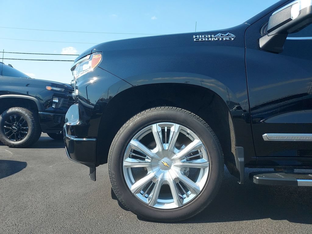 Used 2026 Chevrolet Silverado 1500 High Country w/ High Country Premium Package AWD/4WD image 16