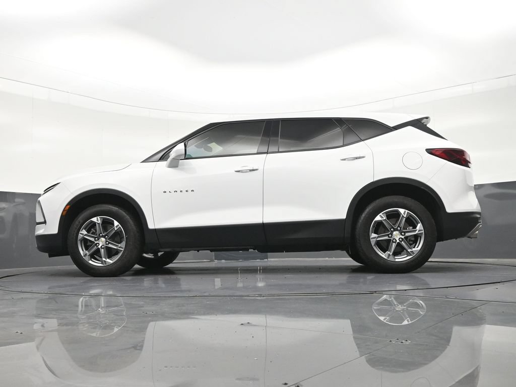 Used 2024 Chevrolet Blazer LT FWD image 25