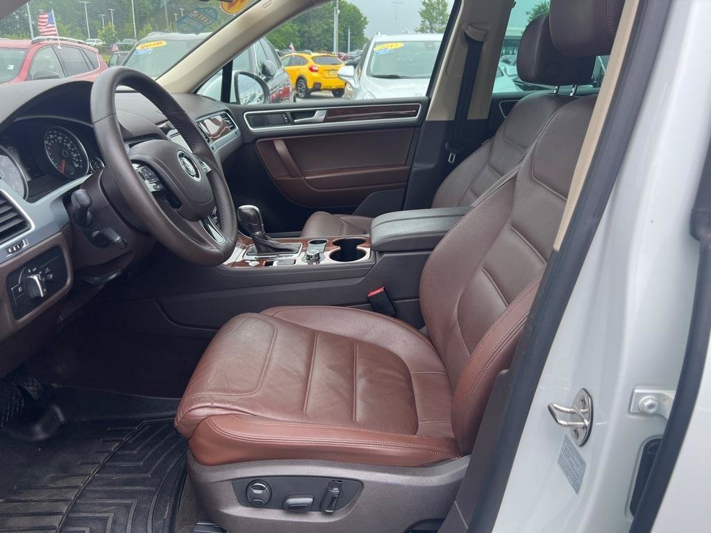 Used 2014 Volkswagen Touareg VR6 AWD/4WD image 11