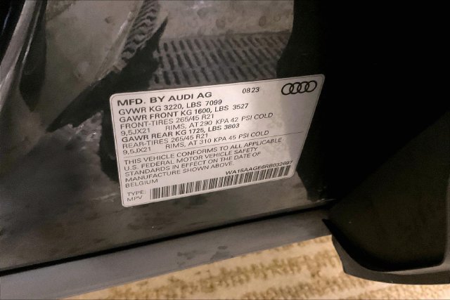 Used 2024 Audi Q8 e-tron Premium Plus AWD/4WD image 35