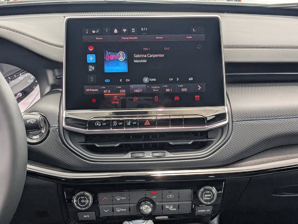 New 2026 Jeep Compass Latitude AWD/4WD image 19