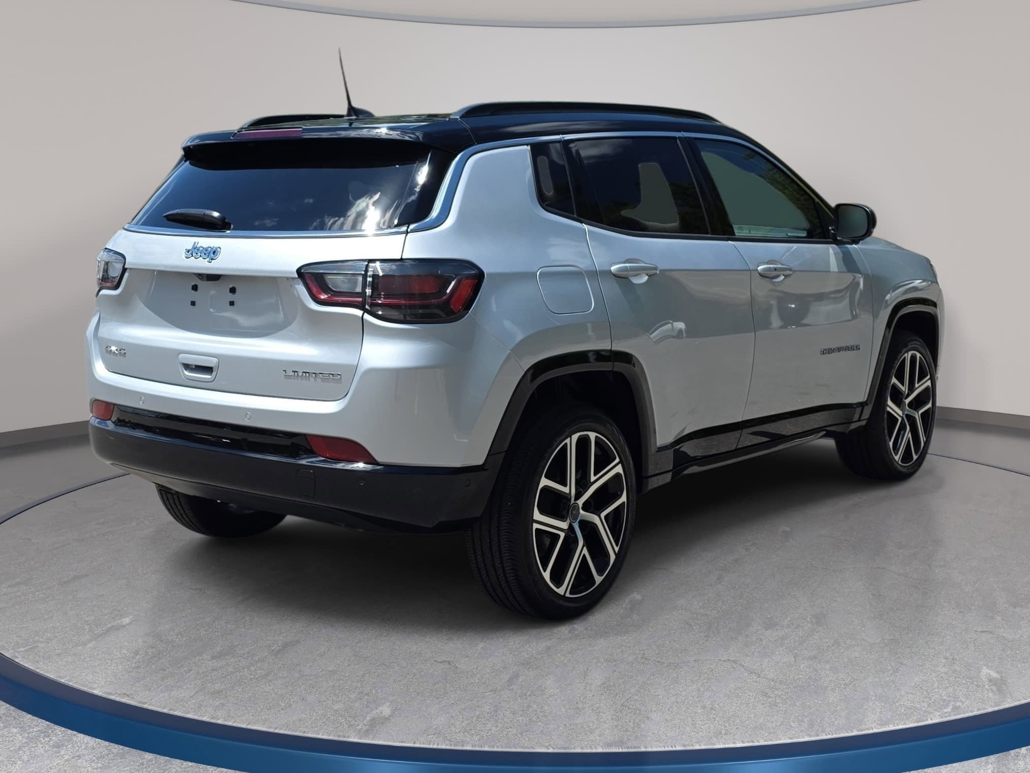 Used 2025 Jeep Compass Limited w/ Elite Group AWD/4WD image 6