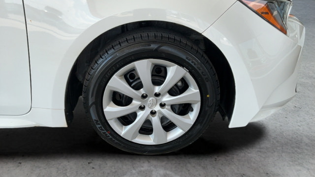 Used 2025 Toyota Corolla LE FWD image 26