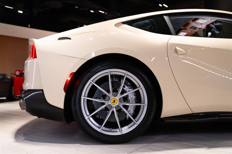Used 2019 Ferrari 812 Superfast RWD image 11