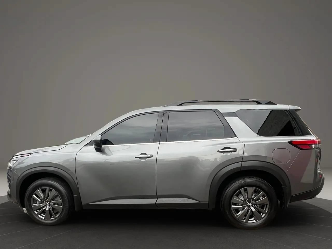 Used 2022 Nissan Pathfinder SV w/ SV Premium Package AWD/4WD image 8