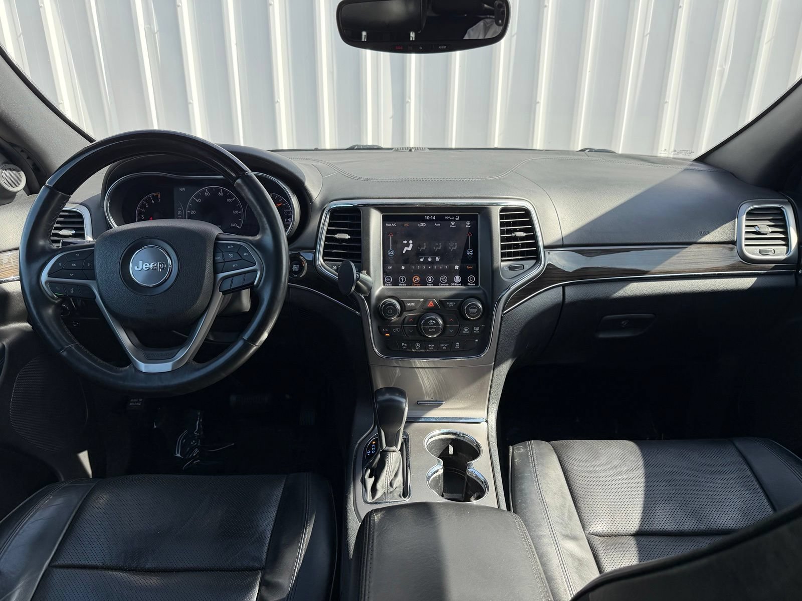 Used 2018 Jeep Grand Cherokee Overland AWD/4WD image 13