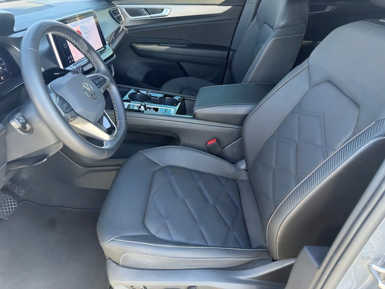 Used 2024 Volkswagen Atlas Cross Sport SE image 12