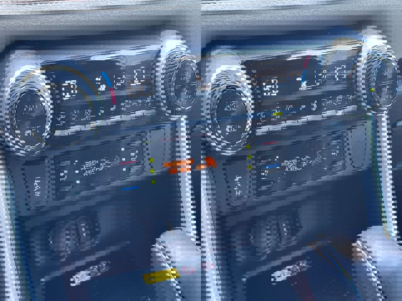 Used 2022 Toyota RAV4 Limited image 30