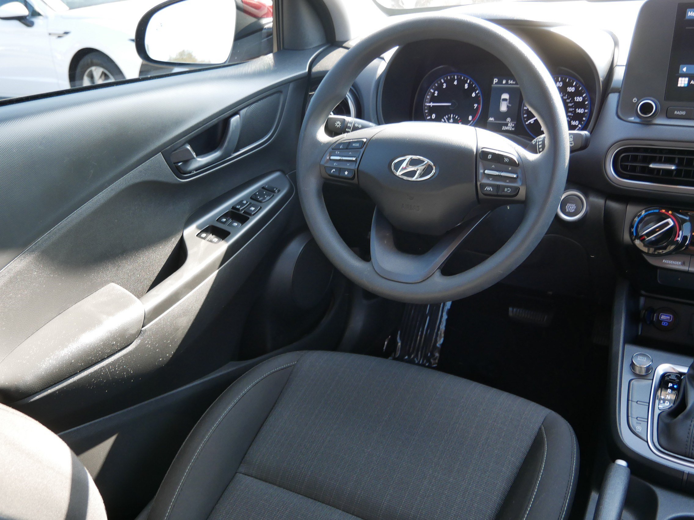 Certified 2023 Hyundai Kona SEL AWD/4WD image 9