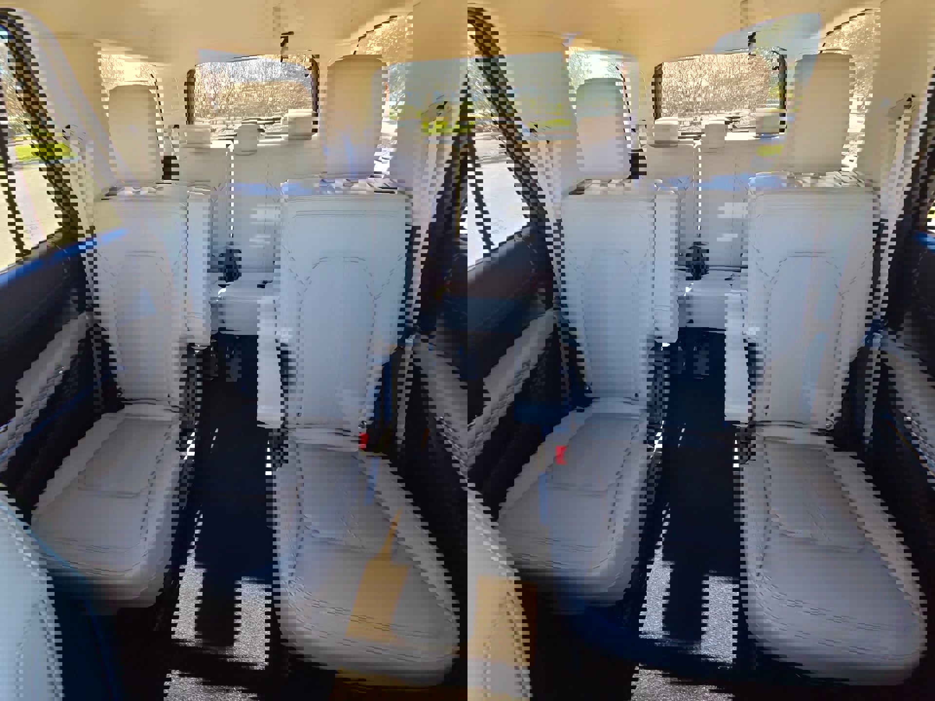 Used 2022 Ford Expedition Limited image 23