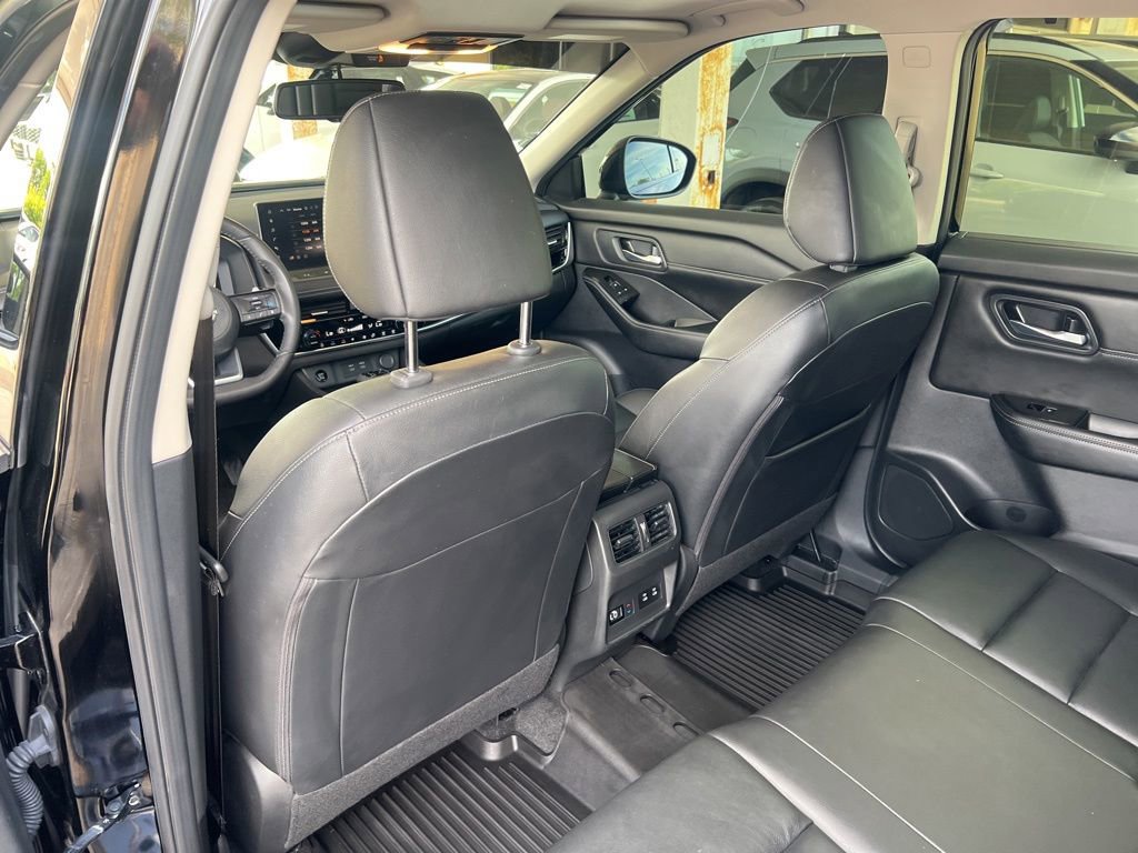 Certified 2024 Nissan Rogue SL w/ SL Premium Package AWD/4WD image 10