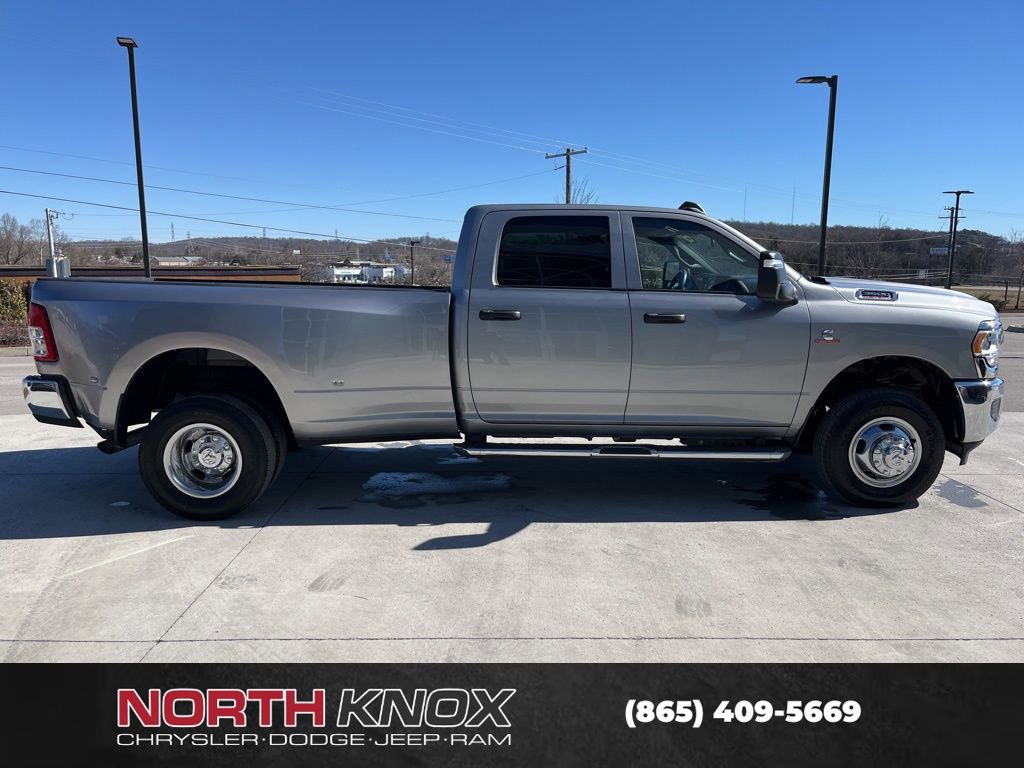Used 2024 RAM 3500 Tradesman w/ Chrome Appearance Group image 21