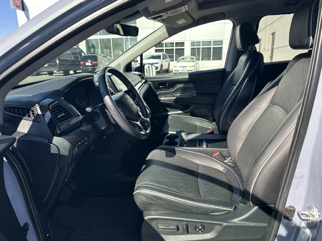 Used 2023 Honda Odyssey Elite image 14