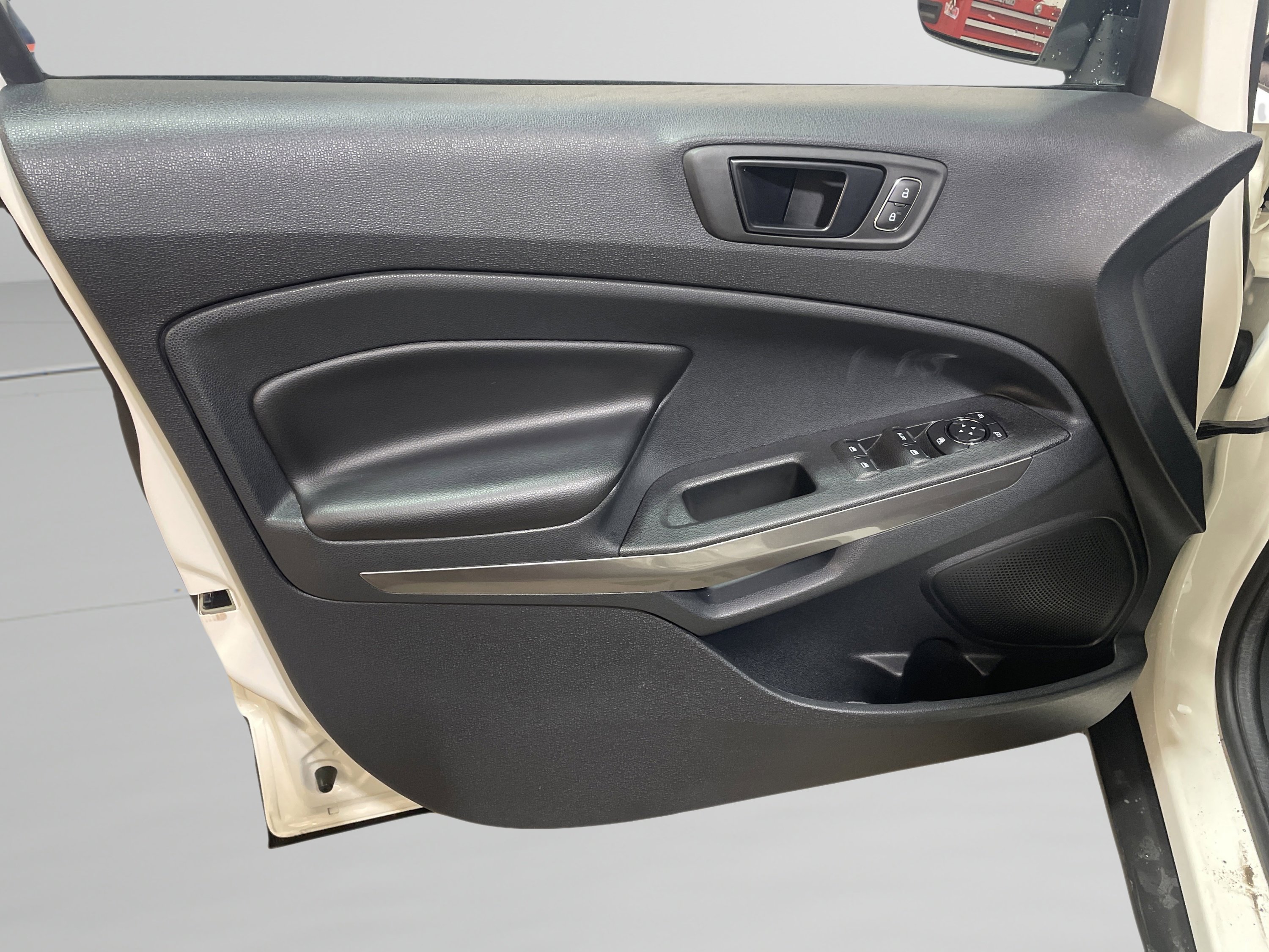 Used 2022 Ford EcoSport SES image 13