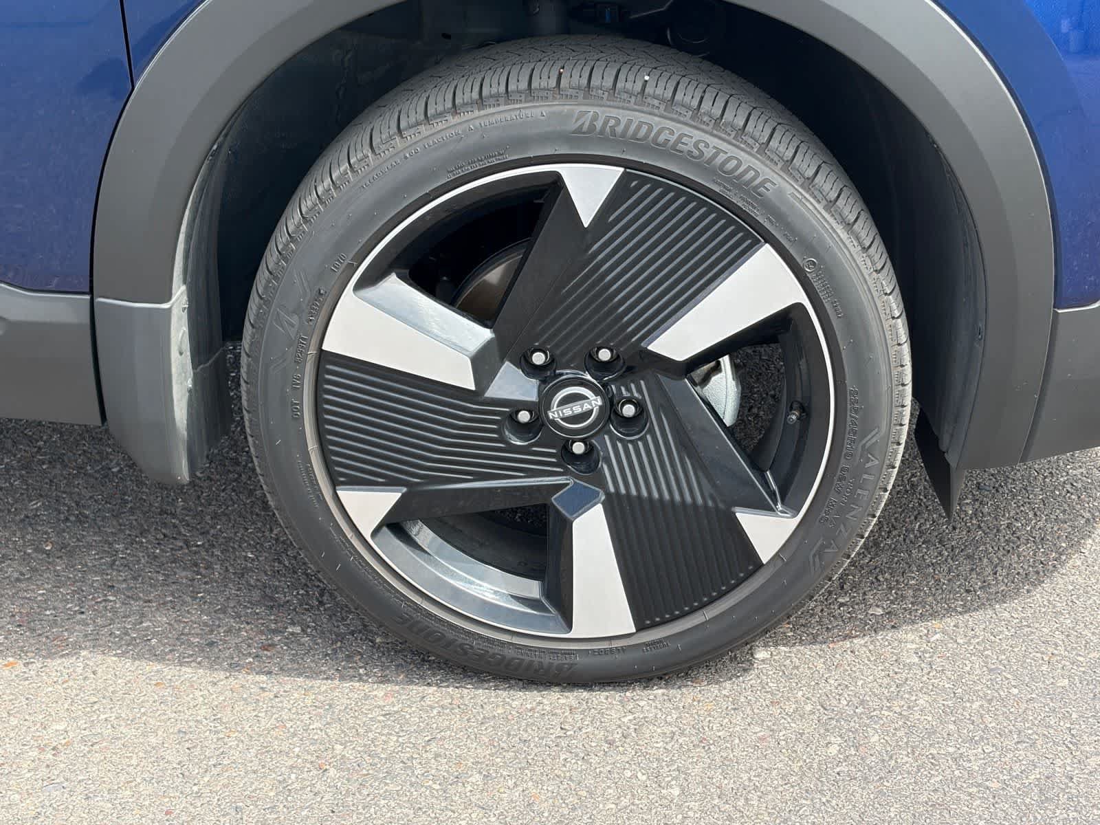 Used 2026 Nissan Kicks SR FWD image 5