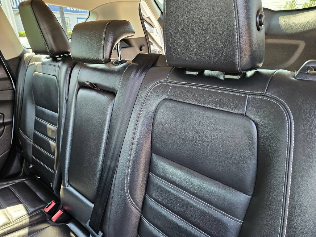 Used 2017 Ford Escape SE w/ SE Leather Comfort Package FWD image 14