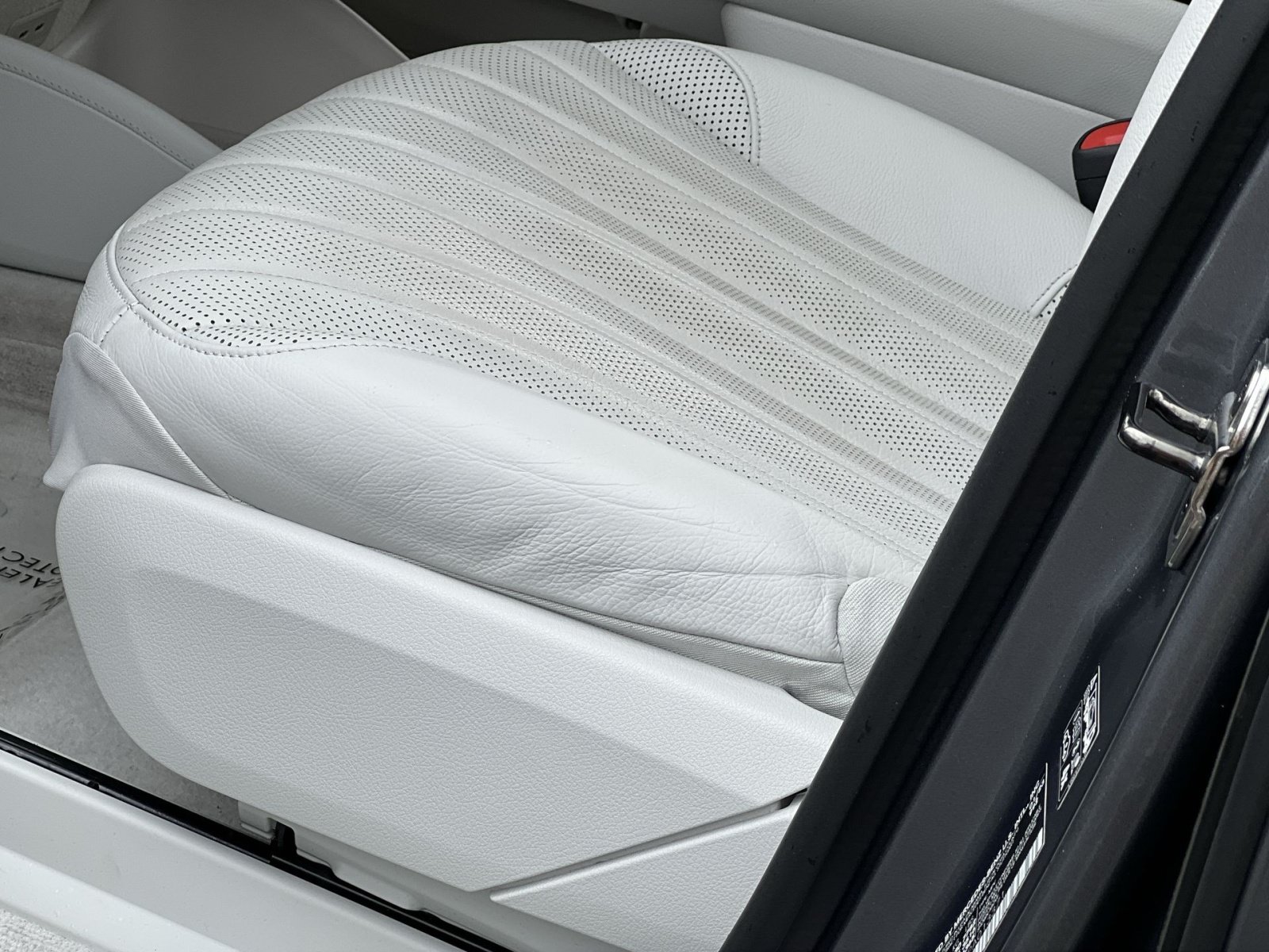Certified 2023 Mercedes-Benz EQS 580 4MATIC SUV image 19