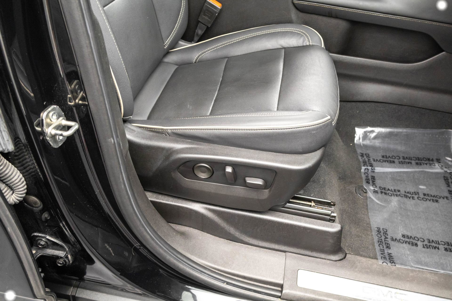 Used 2021 GMC Yukon XL SLT image 40