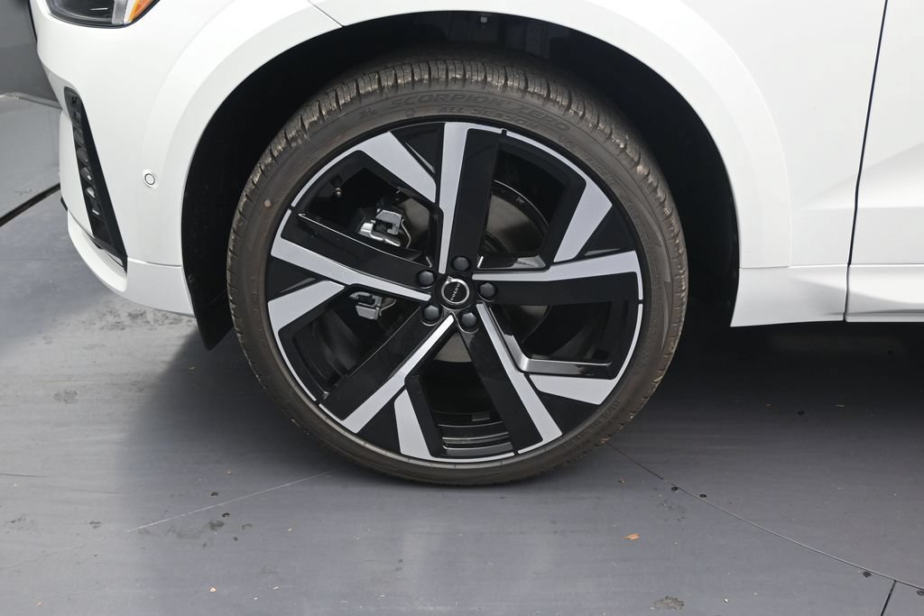 New 2026 Volvo XC60 B5 Ultra AWD/4WD image 9