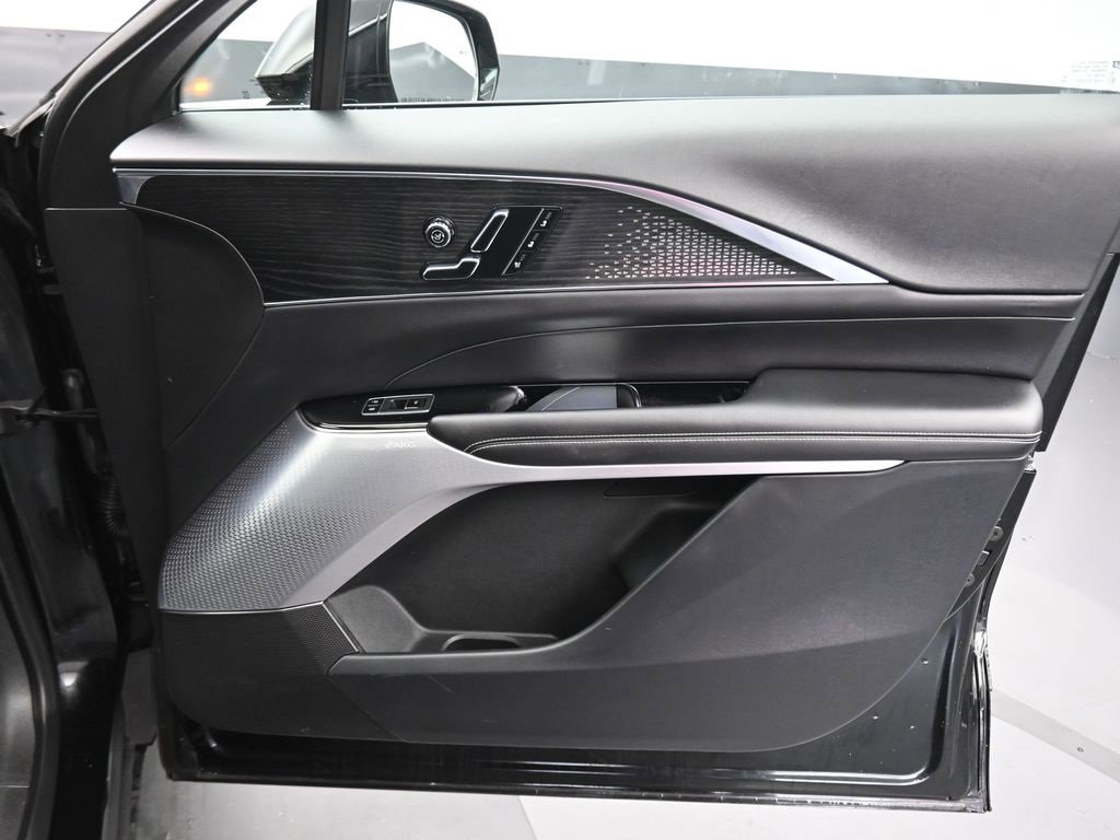 Used 2023 Cadillac Lyriq 2WD image 48