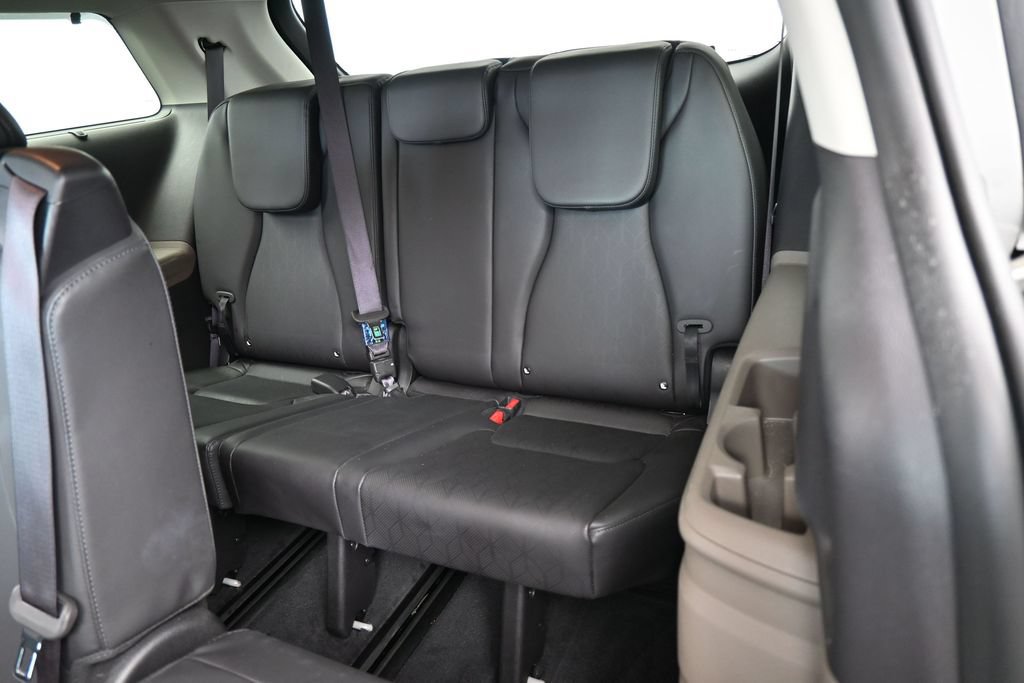 Used 2025 Kia Carnival EX FWD image 38