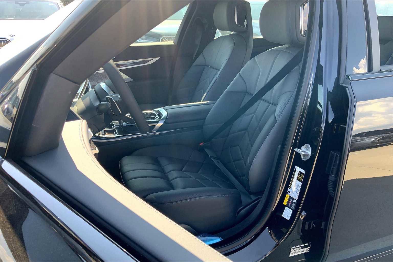 Used 2026 BMW i7 eDrive50 image 9