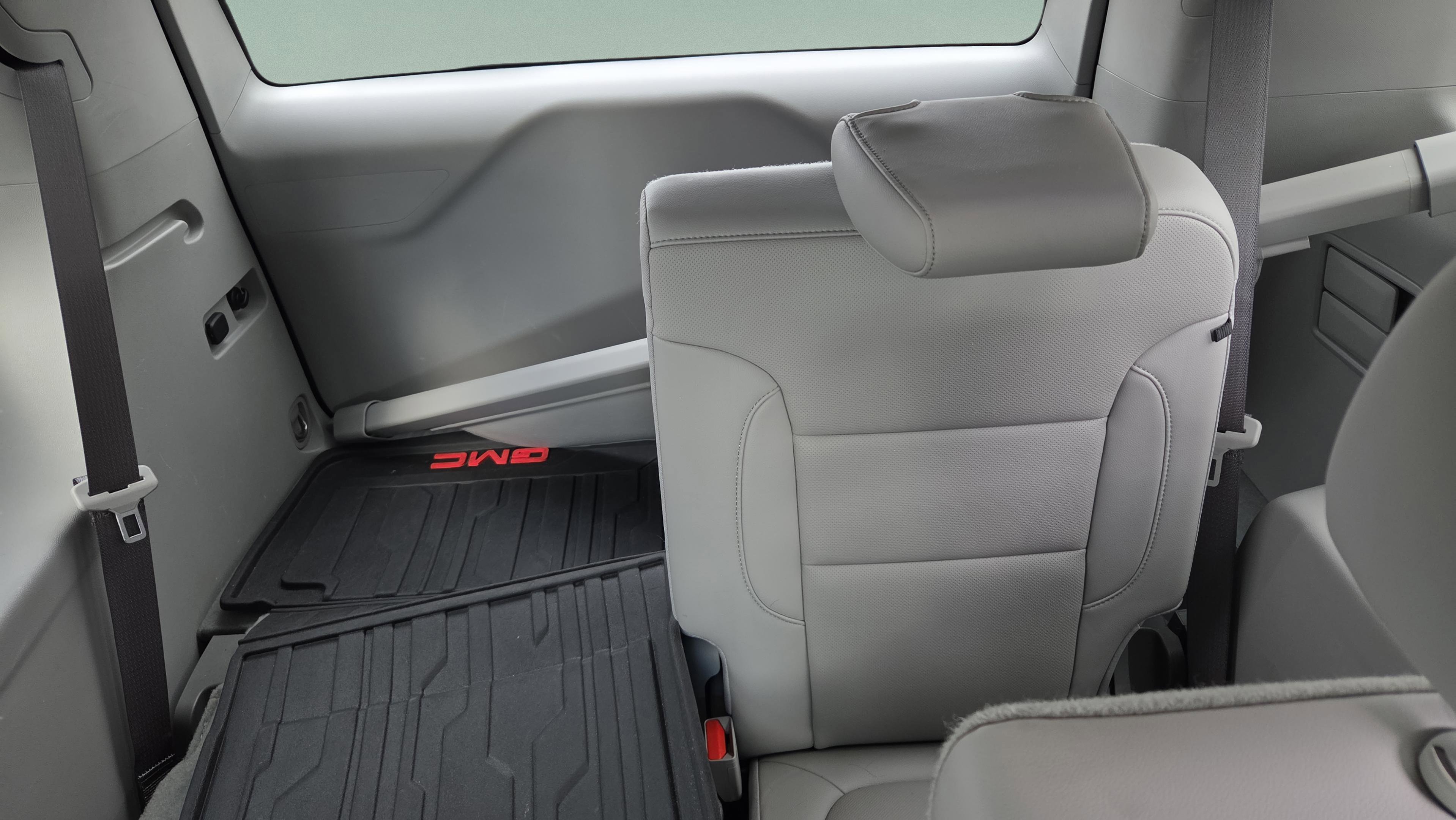 Used 2022 GMC Acadia SLT w/ Technology Package image 28