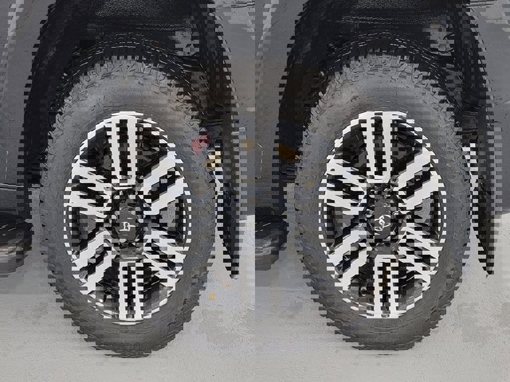 Used 2017 Toyota 4Runner Limited image 11