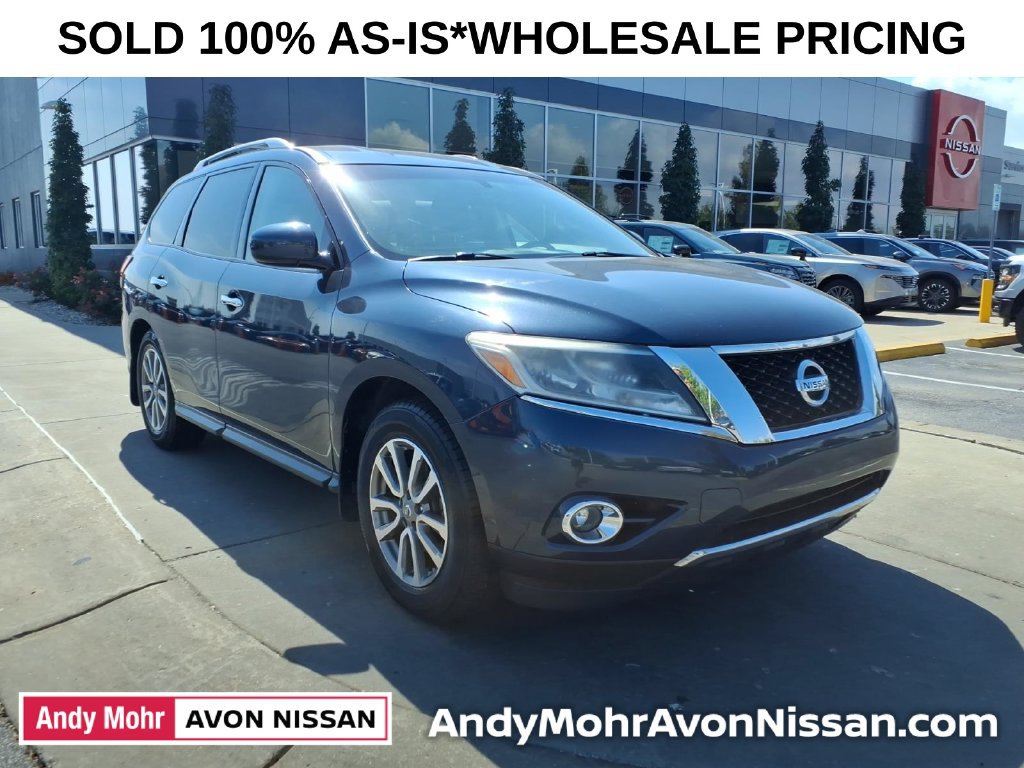 Used 2015 Nissan Pathfinder SV w/ Trailer Tow Package FWD image 2