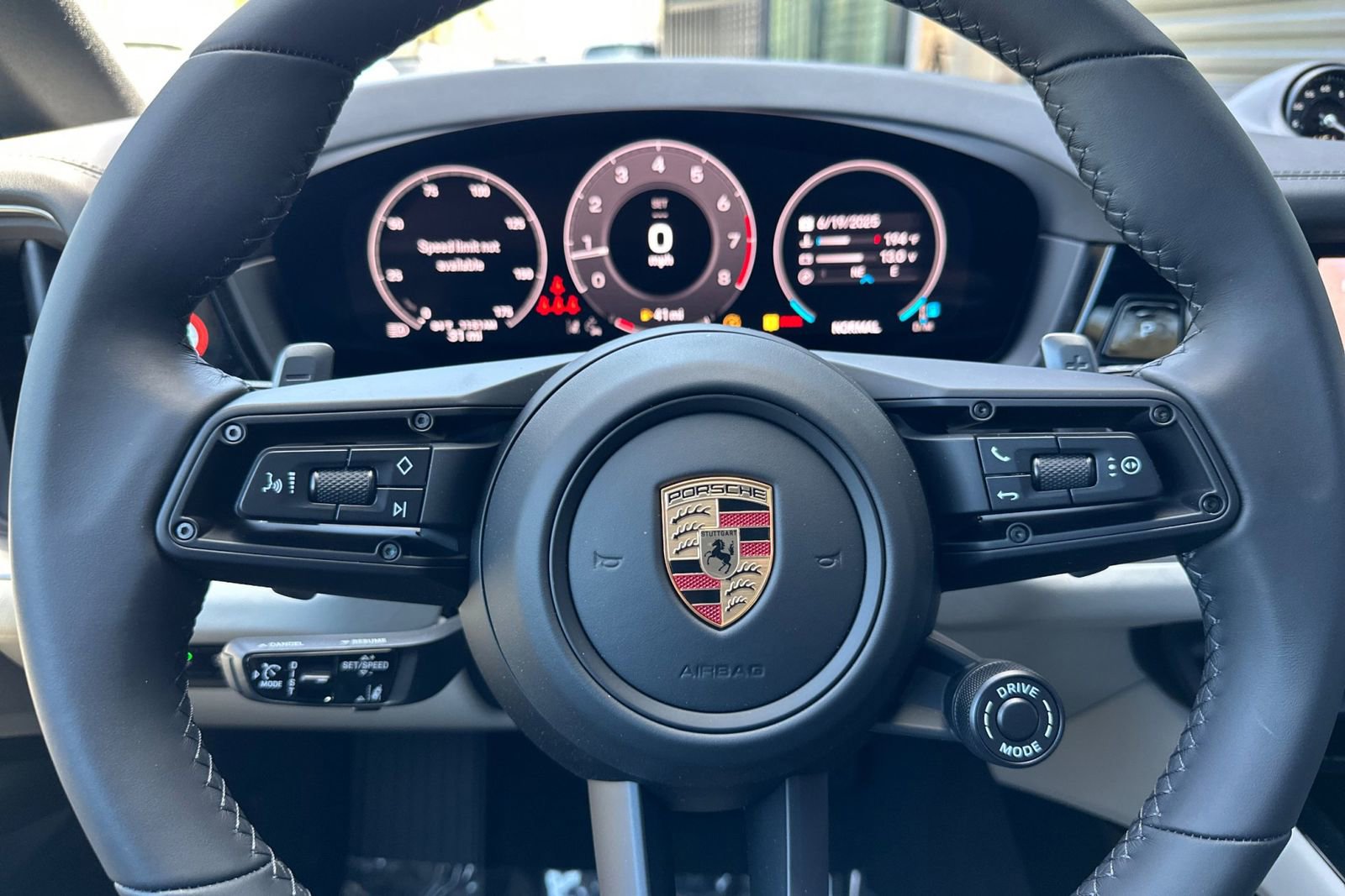 New 2025 Porsche Cayenne Coupe image 30