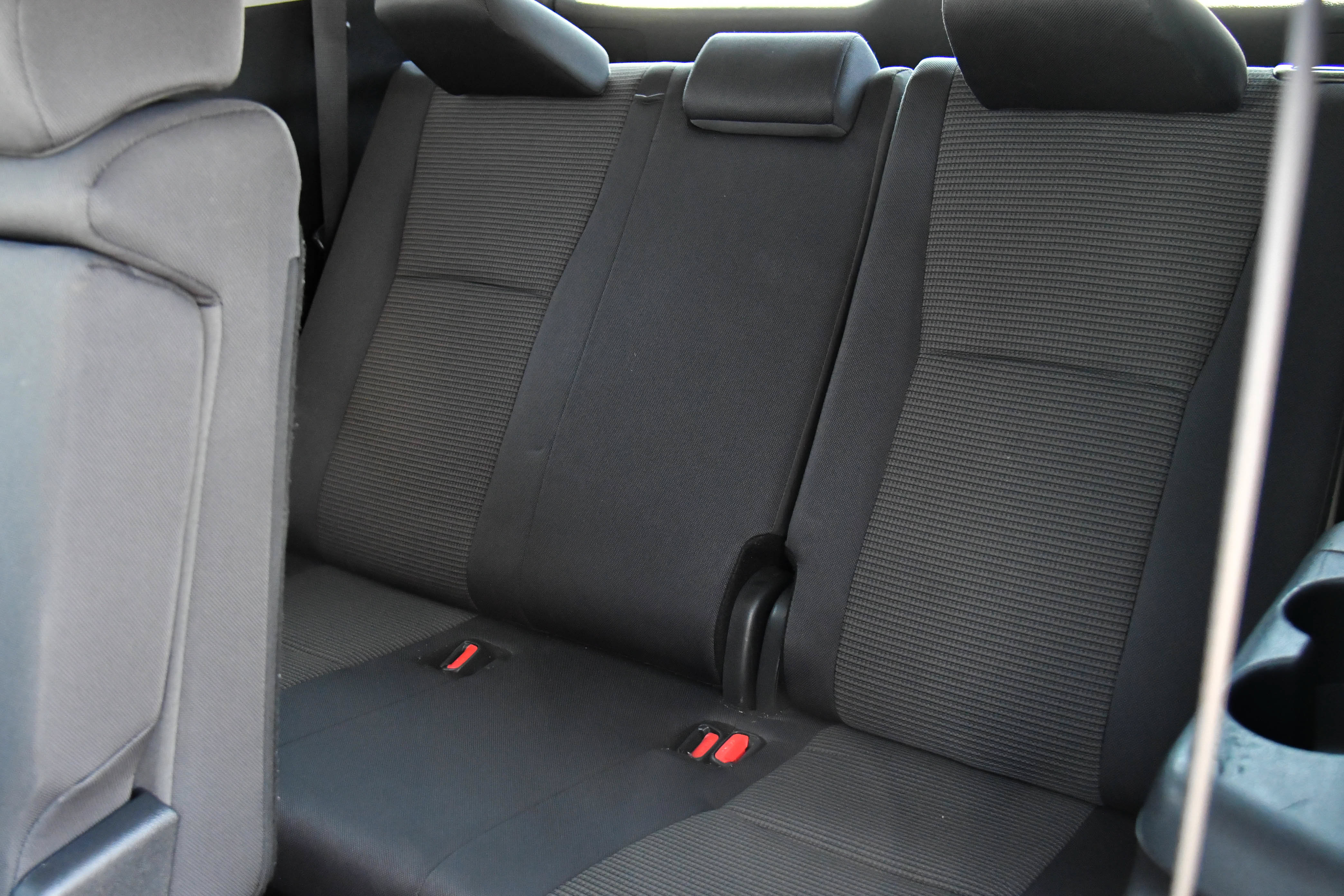 Used 2024 Toyota Highlander LE AWD/4WD image 37