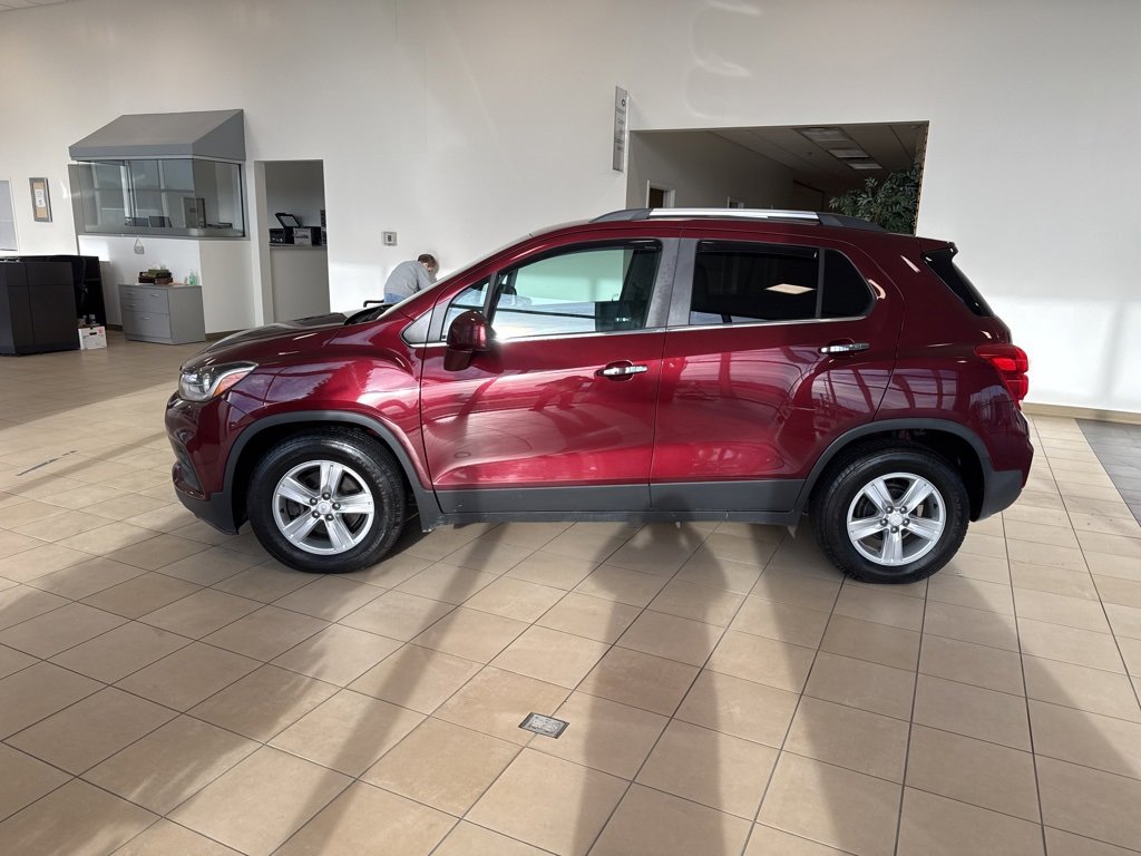 Used 2017 Chevrolet Trax LT w/ LT Convenience Package image 2