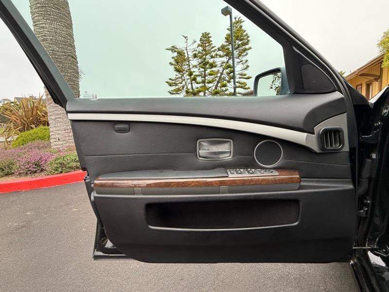 Used 2006 BMW 750i RWD image 36