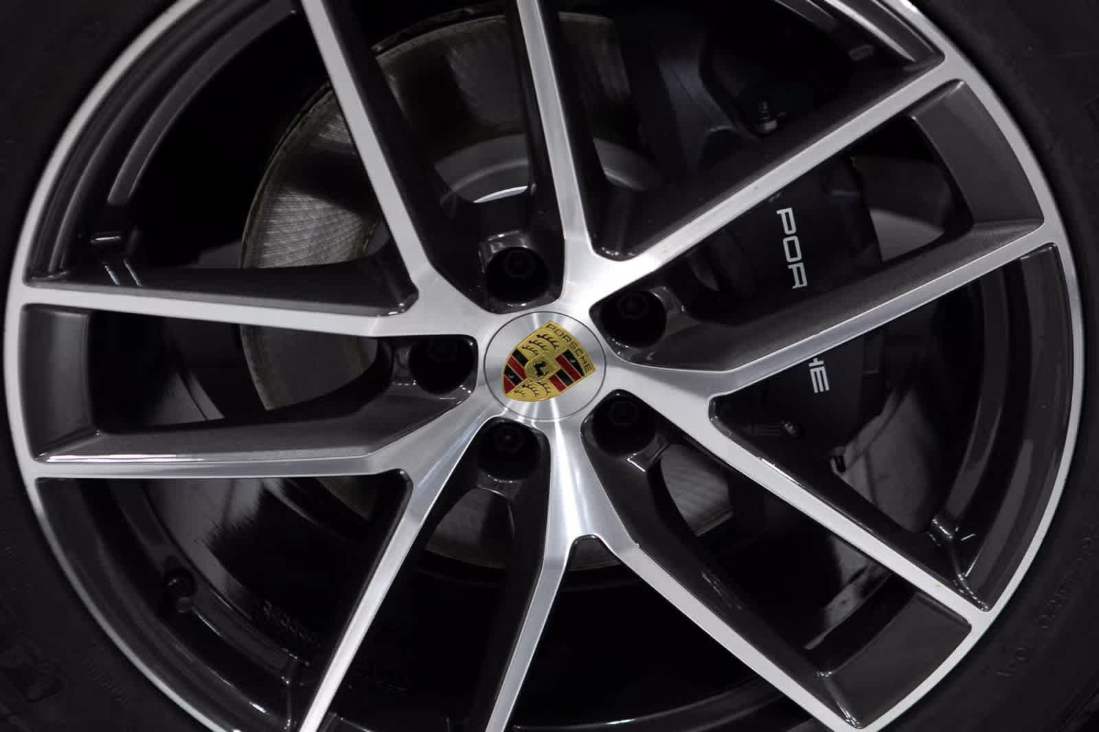 Certified 2026 Porsche Macan AWD/4WD image 11