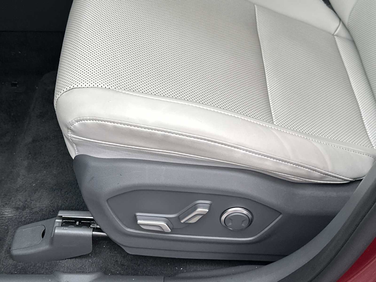 Used 2025 Hyundai Santa Fe SEL FWD image 12