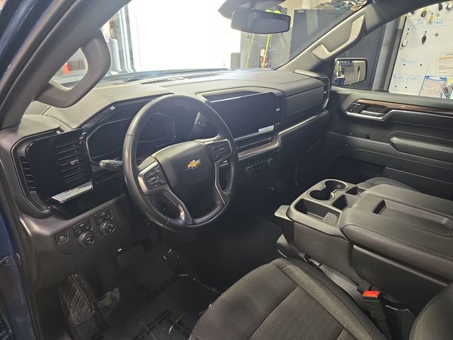 Used 2024 Chevrolet Silverado 1500 LT AWD/4WD image 19