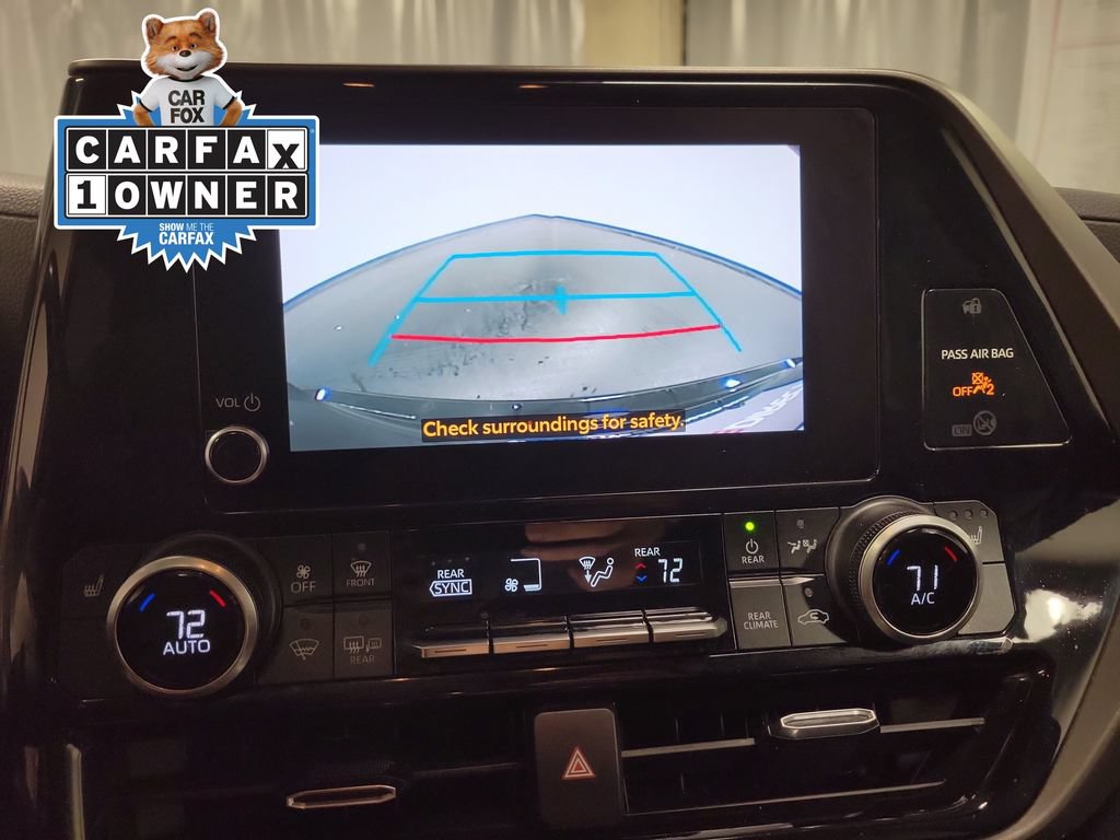 Used 2023 Toyota Highlander XLE AWD/4WD image 17