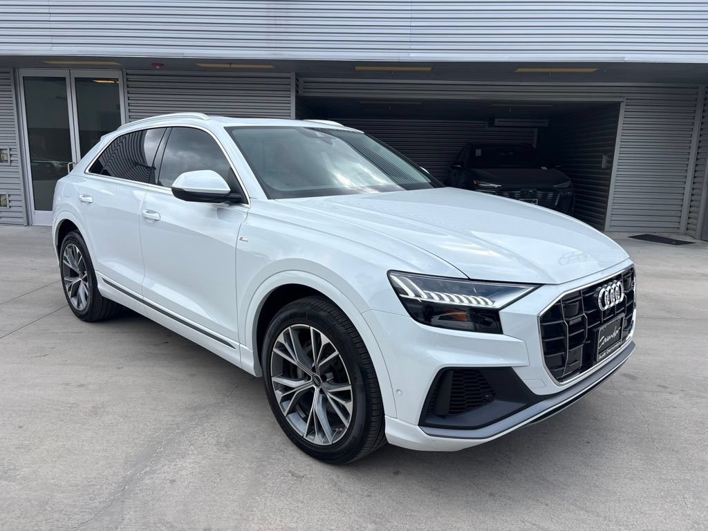 Used 2023 Audi Q8 Premium Plus AWD/4WD image 3