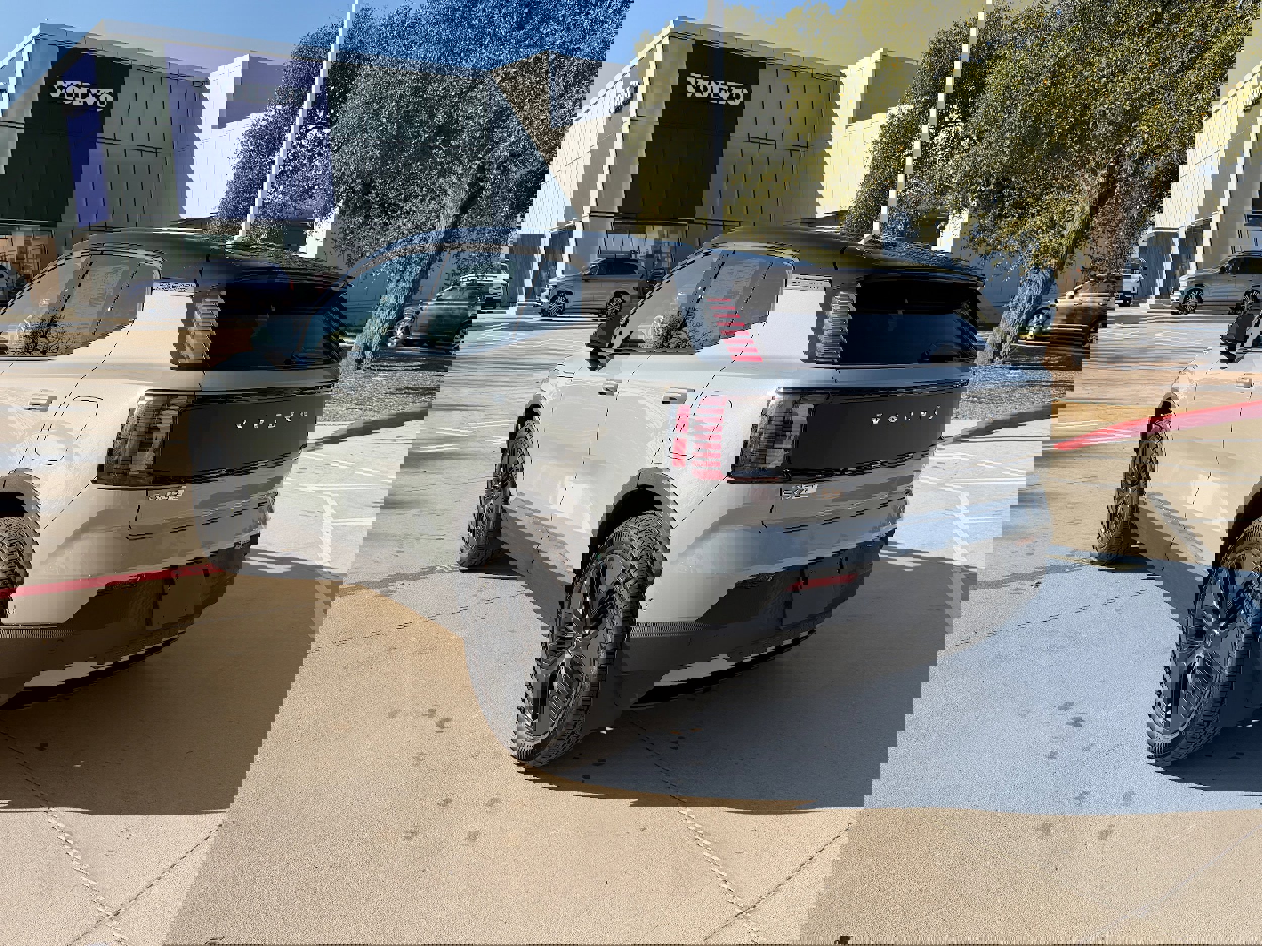 Used 2026 Volvo EX30 Cross Country Ultra w/ Protection Package Premier image 4