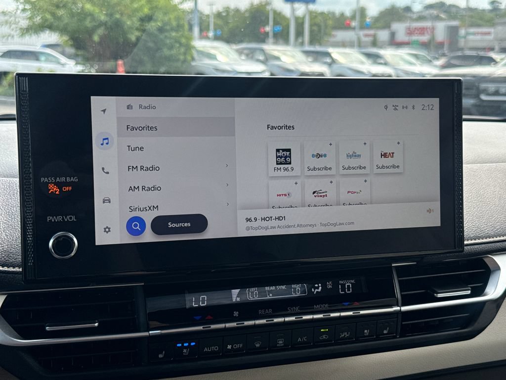 Used 2025 Toyota Sienna Limited AWD/4WD image 21