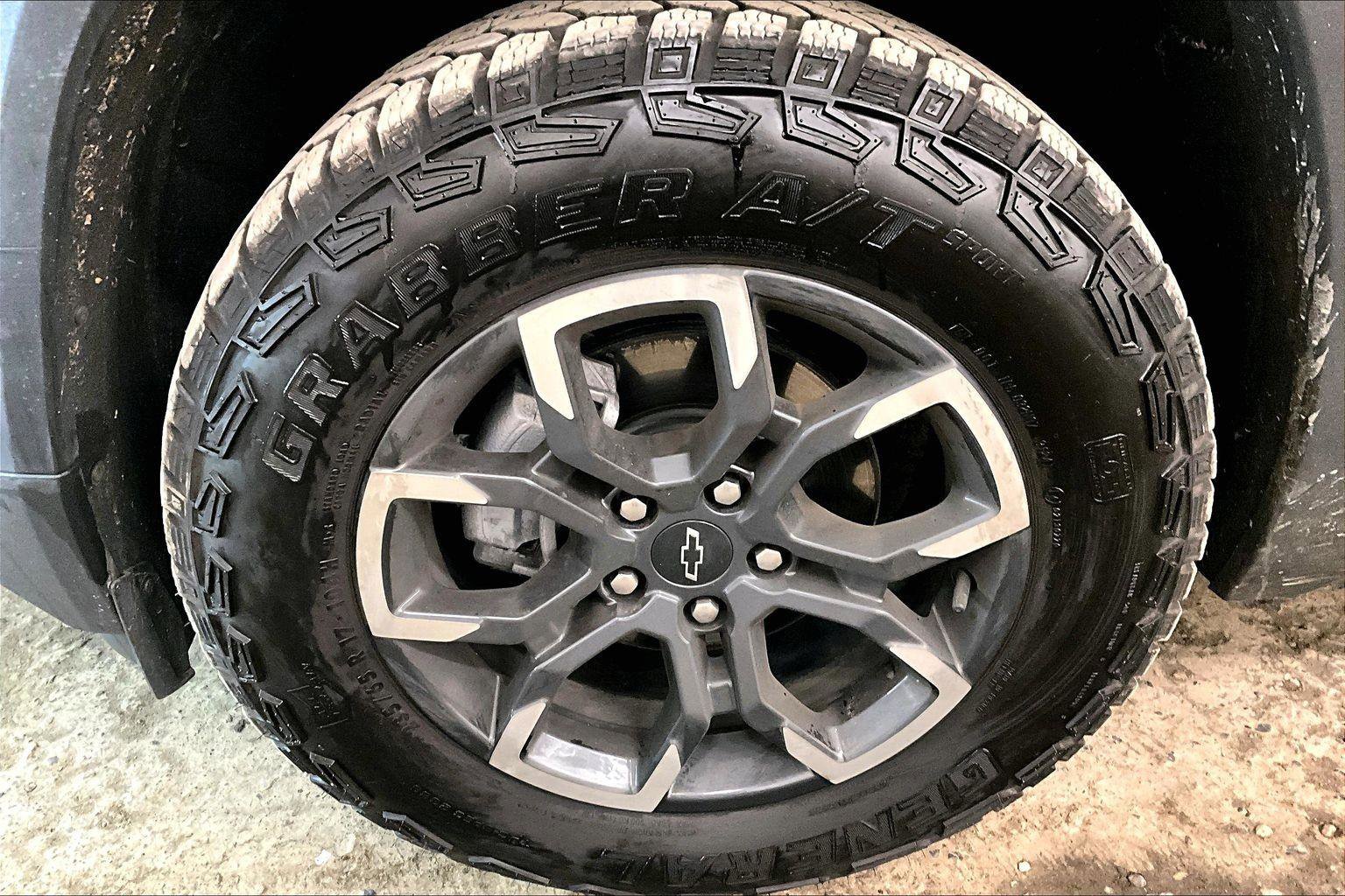 Used 2025 Chevrolet Equinox ACTIV w/ Safety and Technology Package image 8