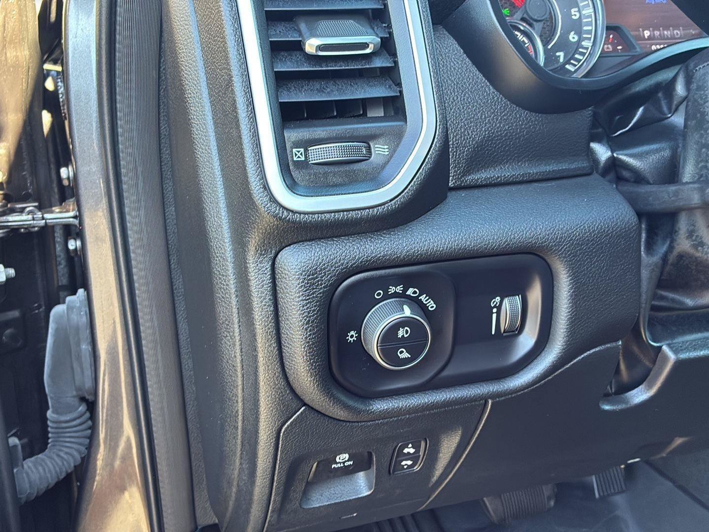Used 2023 RAM 1500 Big Horn AWD/4WD image 34