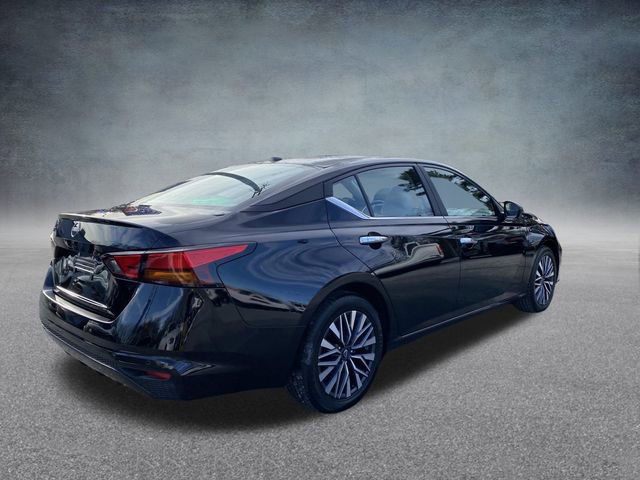 Used 2025 Nissan Altima 2.5 SV image 30